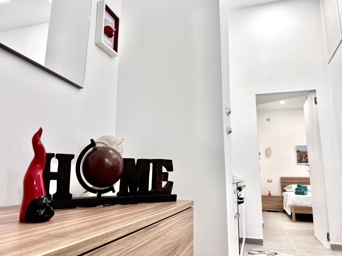 Casa Vacanza Da Zia Susetta เนเปิลส์ ภายนอก รูปภาพ