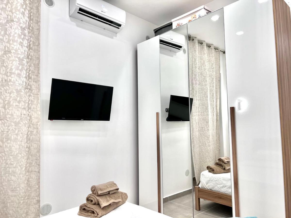Casa Vacanza Da Zia Susetta เนเปิลส์ ภายนอก รูปภาพ